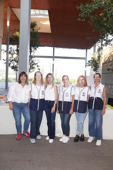 Elsa Berruet, Roberta Zambrano, Regina Sada, Maru Garza T de Carrillo, Laura Barrera y Marisa Valdés 0