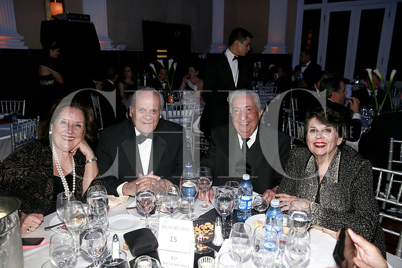 Magala gonzalez de Garza Calderon, Jose Luis Coindreau, Francisco Garza Calderon y Adriana Coindreau