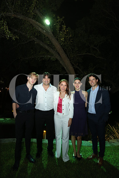 Mateo Prestamo, Luis Prestamo, Cynthia Zabroky, Valeria Prestamo y Carlos Moreleon 0