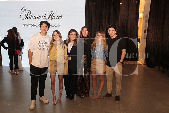 Eduardo Saldaña, Alana Morales, Ludy Gonzalez, Paulina Farias, Raquel Chapa y Eduardo Molina 9