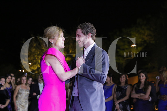 Jorge Canavati bailando con su madre (6)