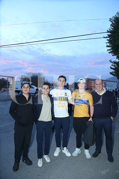 Nicolas Cisneros, Santiago Delgado, Emiliano Cisneros, Marcelo Cisneros y Alejandro Cisneros 0