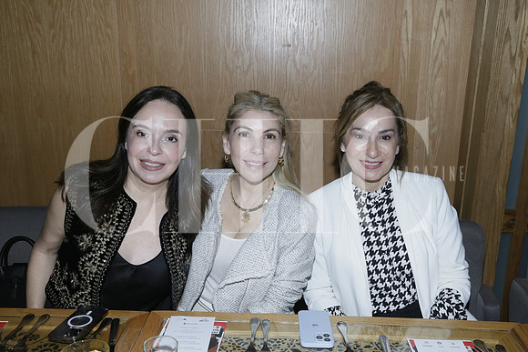 Jimena Gazra, Roberta Barrera e Ivonne Odriozola de Martínez
