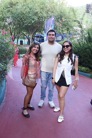 Alejandra Chapa, Alejandro Medrano y Daniela Santa Cruz 1