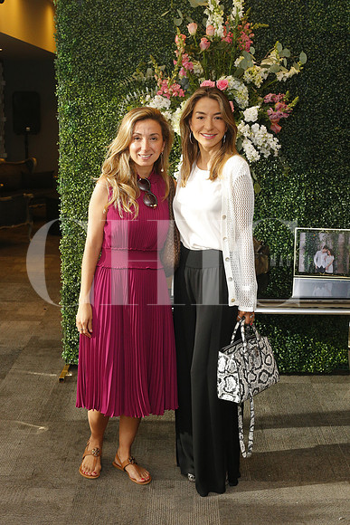 Katya Yañez y Cynthia Yañez