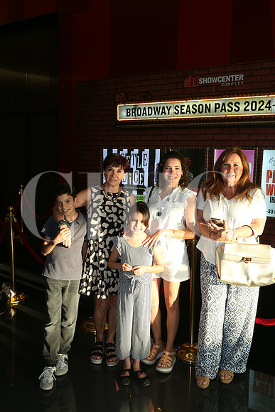Eugenio Hinojosa, Regina Hinojosa, Irma Reyes, Gina Sáenz y Martha Farias