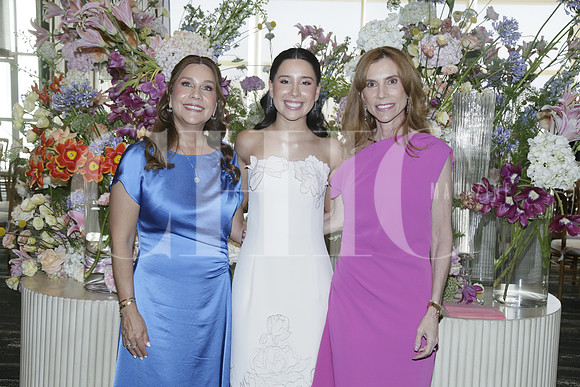 Ana Sofia Calderón, Sofia Barrón y Mayela Dacaret de Andonie