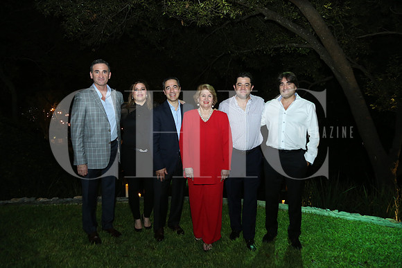 Juan Prestamo, Berta Alejandra Prestamo, Arturo Prestamo, Bertha Alejandra Elizondo, Marcelo Prestamo y Luis Prestamo