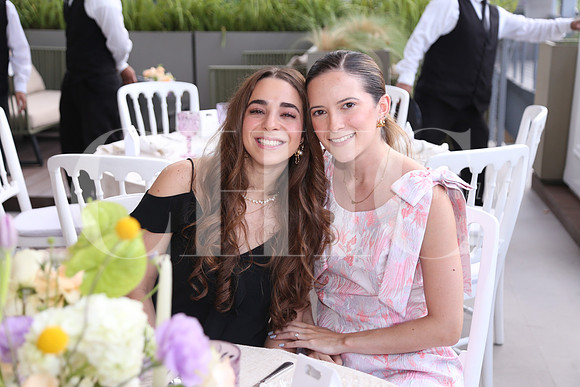 Paloma Llaguno y Ale Castaño 0