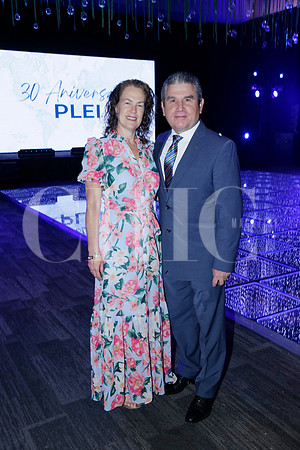Ana Verónica Martínez de González y Luis Manuel González (2)