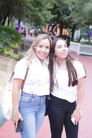 Airam Rios y Samantha Vives 0