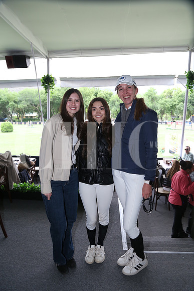 Fernanda Guzmán, Emilia de la Garza y Juana Caminal 1