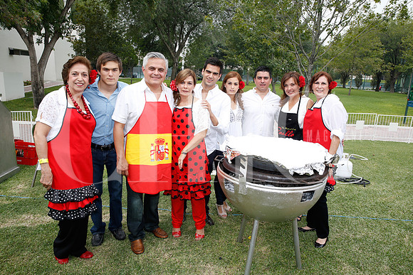 Hilda de Rojas,  Esteban Torres, Javier Torres, Julia de Torres, Javier Torres, María José Torres, Fabián Portelleve, Cecy Williams y Beatriz Montero