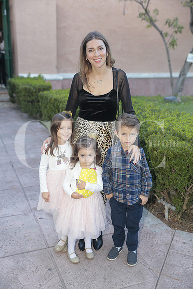 Claudia Barbosa, Valentina Garate, Ricardo Garate y Maria Regina Garate 2