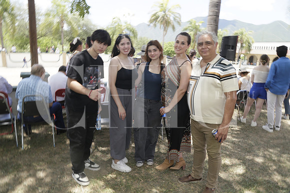 Antonio González, Robin Carlos, Ana González Karina de González y José González (2)