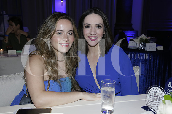 Annie De Hoyos y Diana González