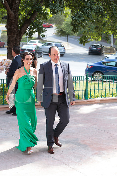 Lucy Bueno y Adrian Maldonado 8