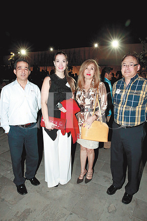 David Rodríguez, Mayela González de Zertuche, Maria Esther Assad de Bichara y José Farías