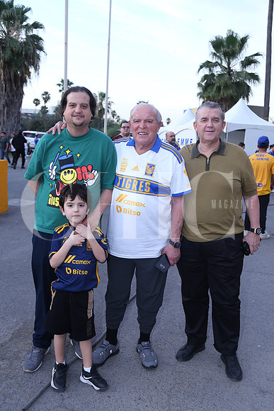 Jorge Cadena, Jorge Cadena, César Cadena y Jorge Vázquez 0