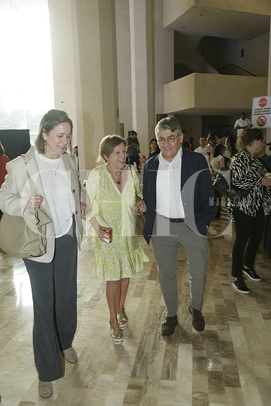 Eva Garza Laguera de Fernández, María José García y José Antonio Fernández