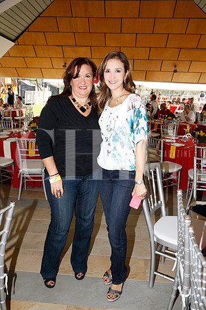 Mine Martínez y Gina de Canavati