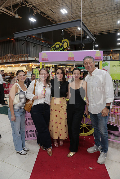 Lucia Robles Felix, Santa Felix, Healthy Corde, Sabrina Robles y Humberto Robles 1