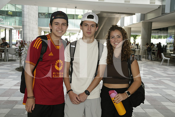 Diego González, Marco Saldivar y Monse Pons