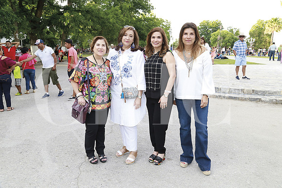 Mary Treviño de Riojas, Magda Lozano, Nydia Gutiérrez de García y Yolanda Sánchez de Miller