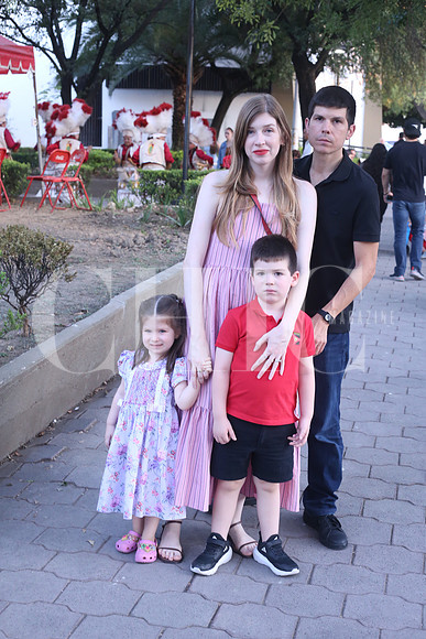 Marcela Villarreal, David Treviño, Regina Treviño y David Treviño1