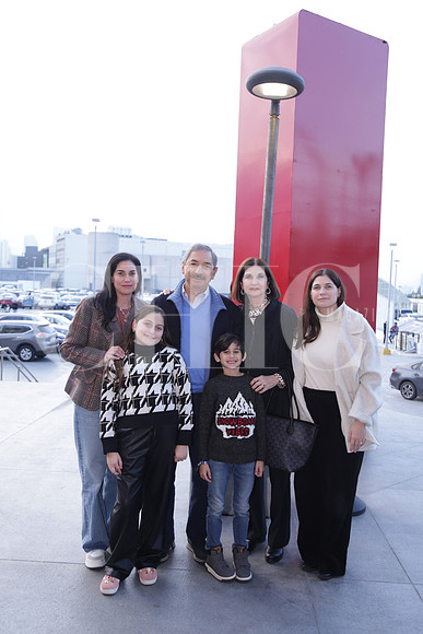 Cristina González, José Natividad González Páras, Cristina Maiz, Ana Luisa González, Sofia Assad y Daniel de la Garza1