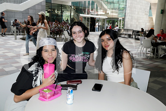 Joanna Zuñiga, Yamile Giuzmán y Thelma Hernández (2)