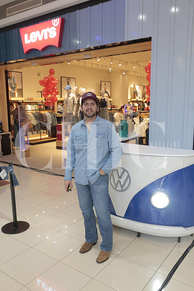 Sebastian León 3