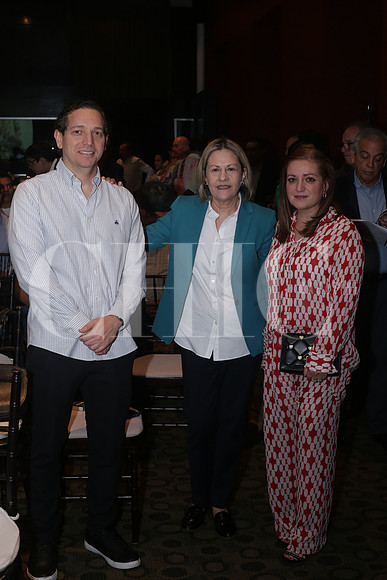 Iram Saldaña, Sylvia Marroquin y Nora Casasus1