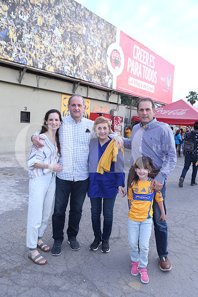 Bárbara Garza, Virgilio Garza, Consuelo Zambrano, María Garza y Miguel Garza 1
