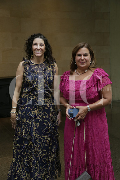 Rosy Bustindui y Ana Garza de Díaz