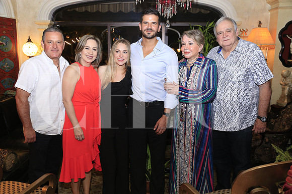 Carlos Cepeda, Hortencia Zertuche, Elisa Cepeda, Eduardo Martínez, Graciela Rodríguez y Gregorio Martínez (5)