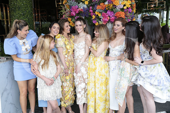 Paola Ruiz, Lore Gamez, Lorena Hernandez, Pau Gamez, Lilia Martinez, Lilia Hiarmes, Lilia Martinez, Keyla Valdez y Erika Valdez 4