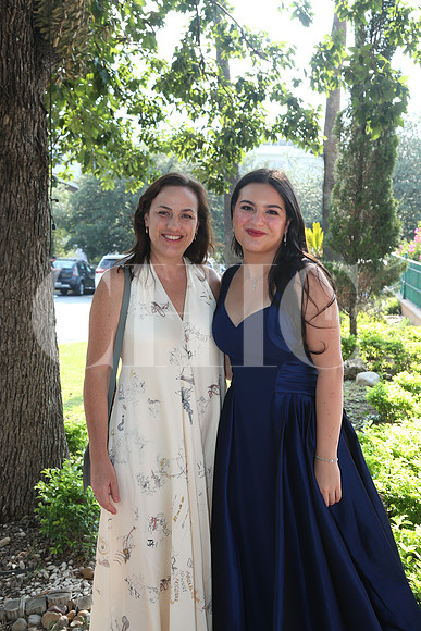 Bertha Zambrano y Roberta Treviño0