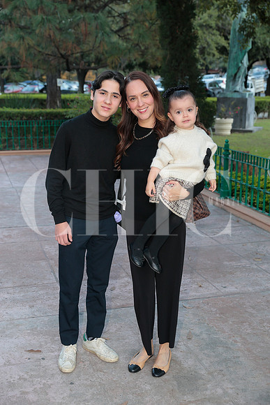 Oscar Peña, Elsa Gomez y Luciana Peña 2