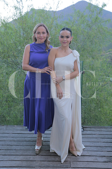 Lilia Lopez y Maria Jose Lopez 11