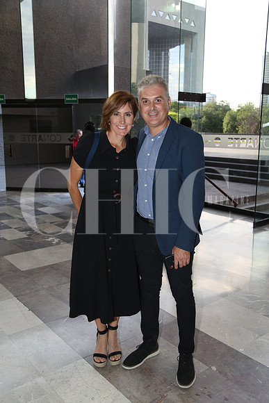 Eleen Macias y Enrique González