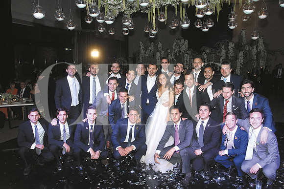 Mauricio Calderoni, Mally Muñiz, amigos y familiares (3)