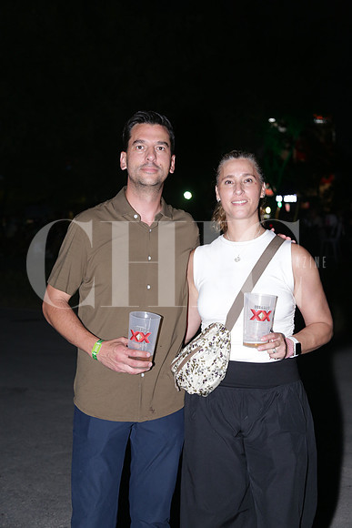Memo Basauri y Debora Basauri 0