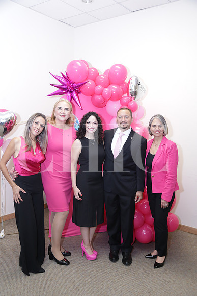 Priscila Benavides, Sandra Ceniseros, Erendira Olazaran, Homero Lozano y Erendira Rodríguez 1