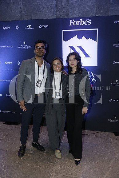 Alejandro Hernández, Karla Bajos y Fernanda Munguia