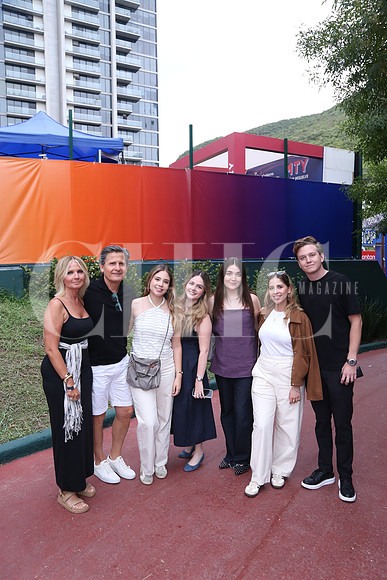 Claudia González, Jesús Martínez, Vivian Martínez, Marie Martínez, Aime Padilla, Nicole Martínez y Nacho Padilla 0