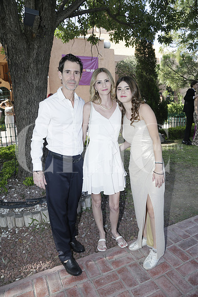 Javier Maiz, Gabriela Raigoza e Isabella Maiz (2)