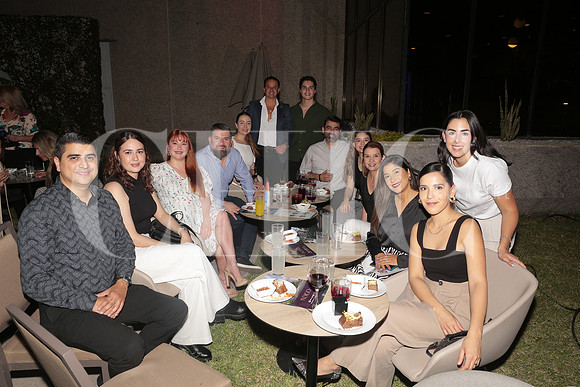 Abraham Garcia, Diego Safi, Bernardo Bernal, Germania Monroy, Germania Quiroz, Belen Díaz, Jessica Robledo y Ursula Cué 4