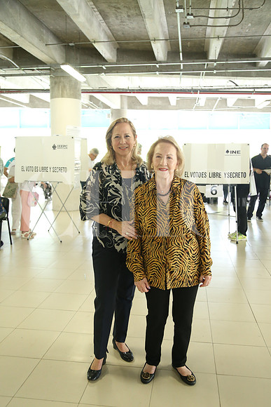 Elisa Sada de Fernández y Elisa Garza de Sada 0
