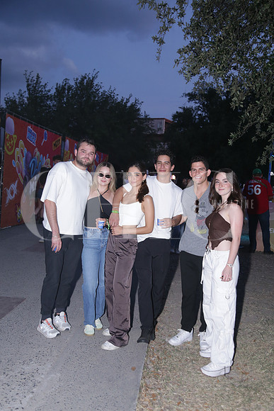 Adrián Flores, Jesica Cuevas, Jhon Gómez, Yaritza Acosta, Diego Rodriguez y Valeria Llama 1